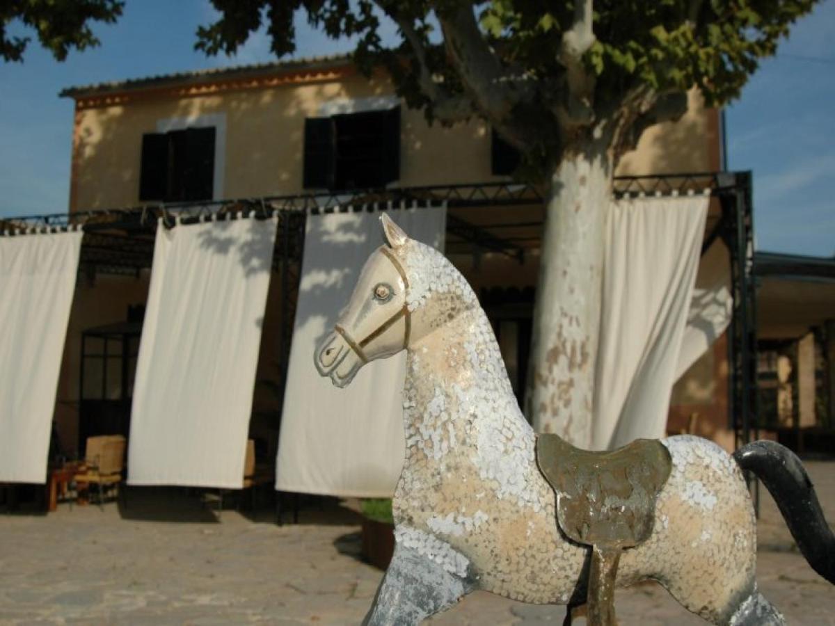 Loftotel Canet Esporles Bagian luar foto